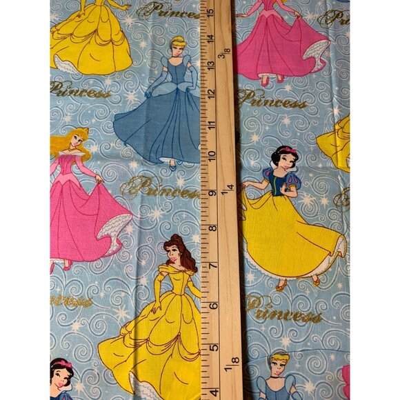 Disney Princess Cotton Fabric 3/8 Yard Swirl Print Belle Cinderella Snow White F - Picture 4 of 7